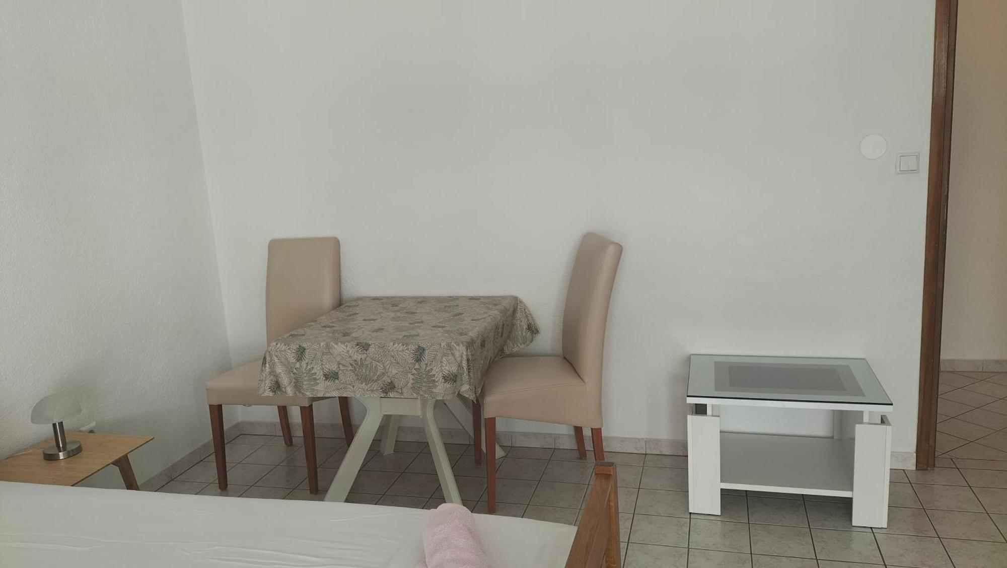 Apartment Studie-apartment In Makarska, Kroatien